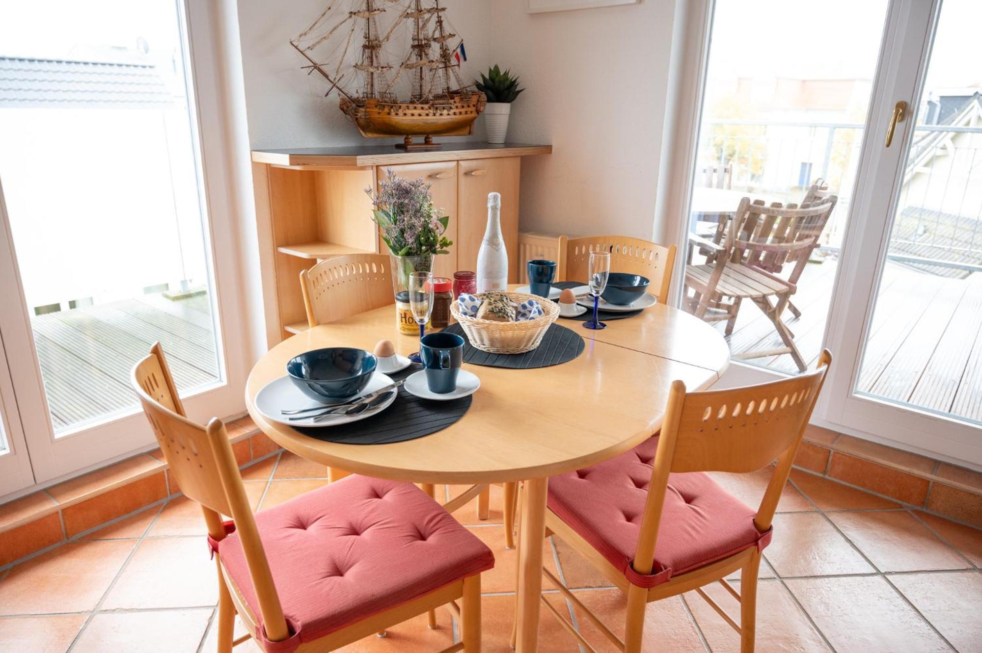 Villa Duene Mit Grosser Sonnenterrasse, Kamin, Wlan Und Tiefgarage Fuer 2-4 Personen Ostseebad Kühlungsborn Exterior foto